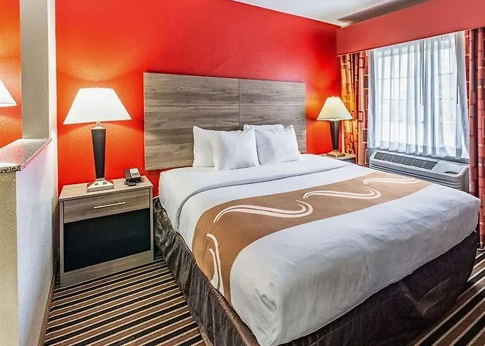 Quality I-44 Hotel 4*