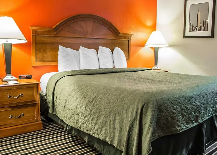 Quality I-44 Hotel 4*