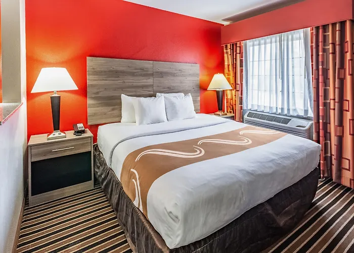 Quality I-44 Hotel 4*