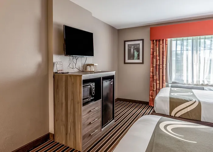 Quality I-44 Hotel 4*