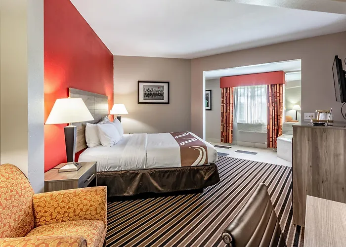Quality I-44 Hotel 4*