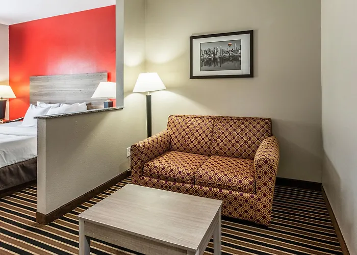 Quality I-44 Hotel 4*